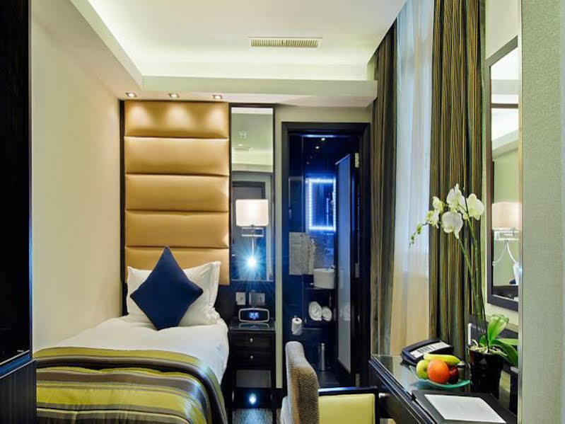 Park Grand Mayfair Londres Exterior foto A room at the hotel